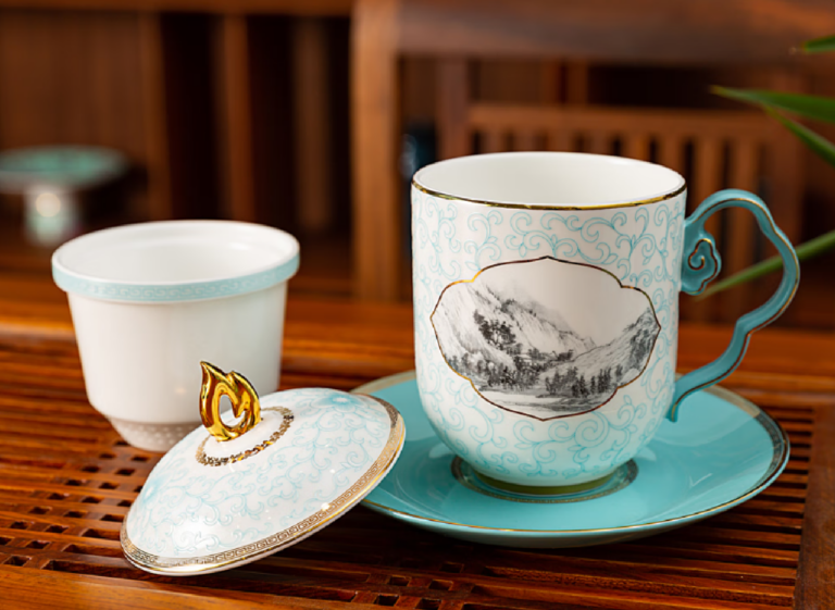 Taza para preparar té con tapa de porcelana ósea con diseño de nubes auspiciosas de la Ruta de la Seda