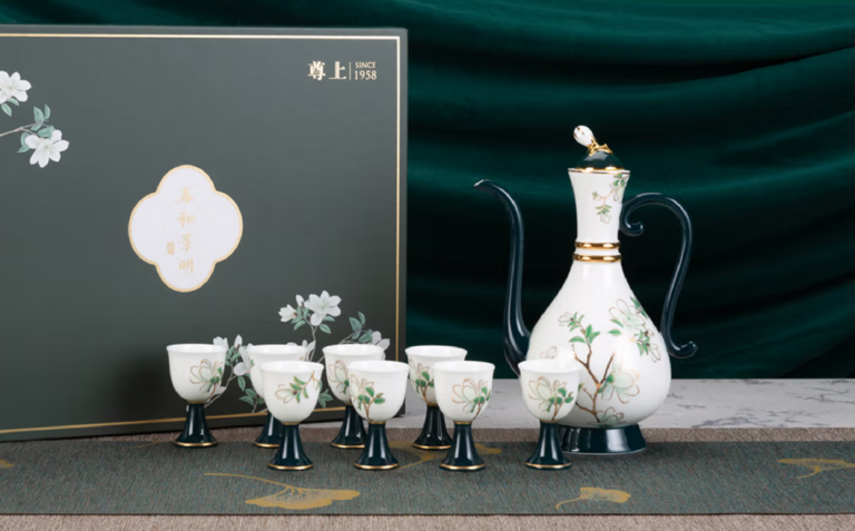 Set de utensilios para vino de porcelana ósea de alta gama con baño dorado, adecuado para regalos para el hogar
