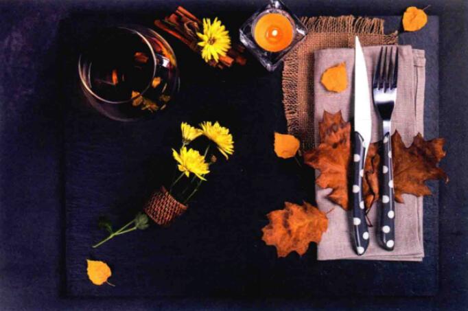 Decoración de mesa temática de otoño: creando un ambiente cálido y de abundancia