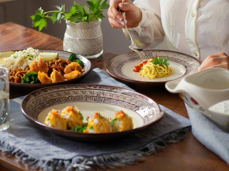 When Co-Branded Ceramics Meet Tableware Manufacturers: A Battle Between “Beauty” and “Business”