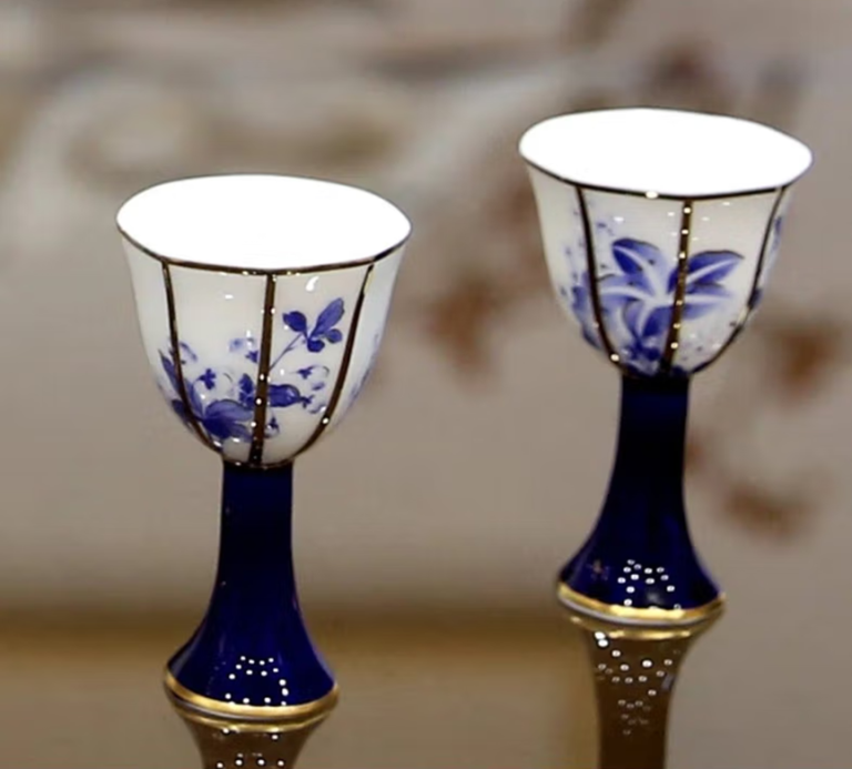 Grinch Christmas Dinnerware Review: Holiday Fun or Fragile Waste?